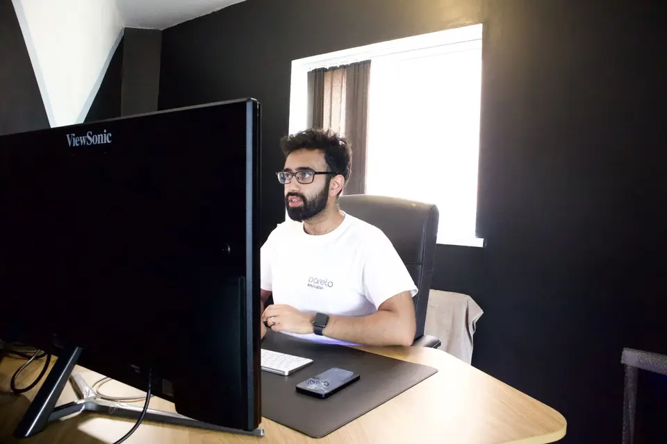 A Pareto educator presenting a live webinar